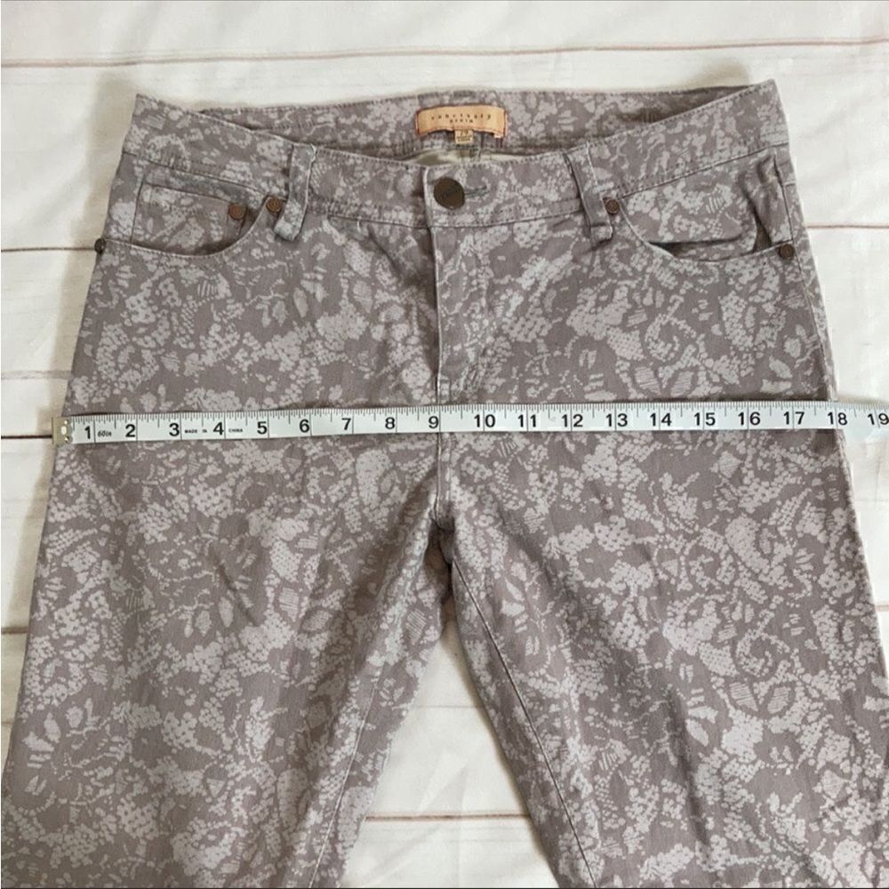 Sanctuary Gray Lace Print Skinny Jeans - Picture 9 of 13